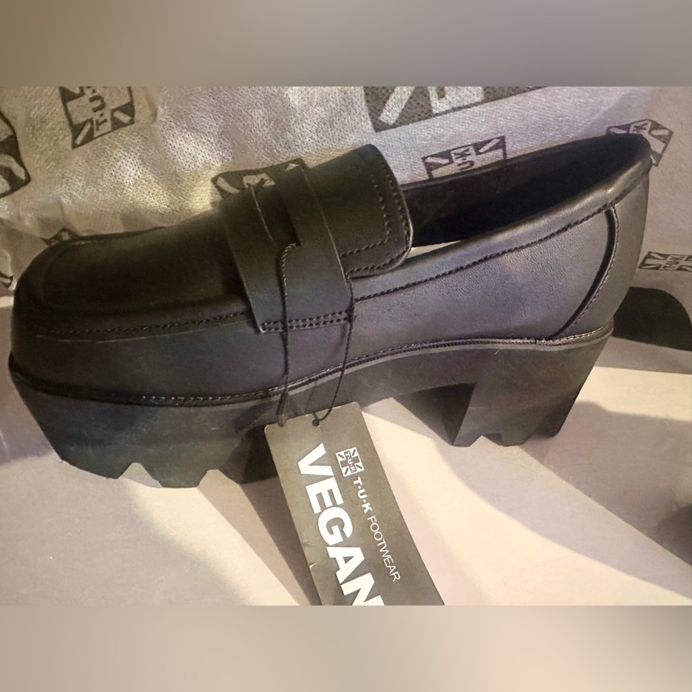 T.U.K. Black Vegan TUKskin Nosebleed Square Toe Loafers - Size 6 ❤️💋 - Picture 12 of 17